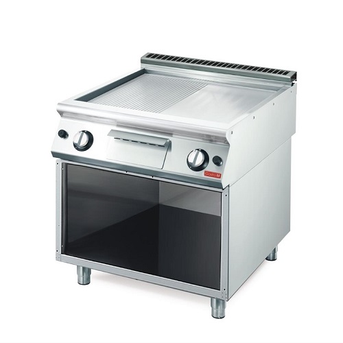 Gastro M 700 Plus Bakplaat op gas verchroomd 1/2 glad 1/2 geribd